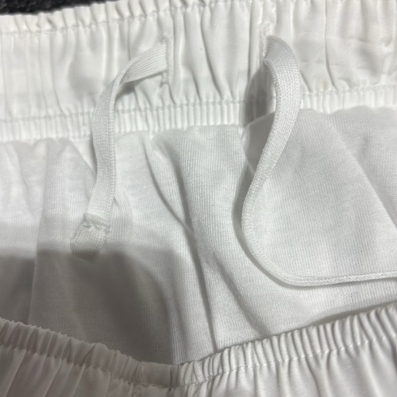 Nike Dri-Fit Running,panty lined,elastic drawstring waist,mesh side panel,3.5” - Picture 5 of 8